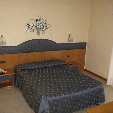 Hotel Faro Montichiari Kültér fotó