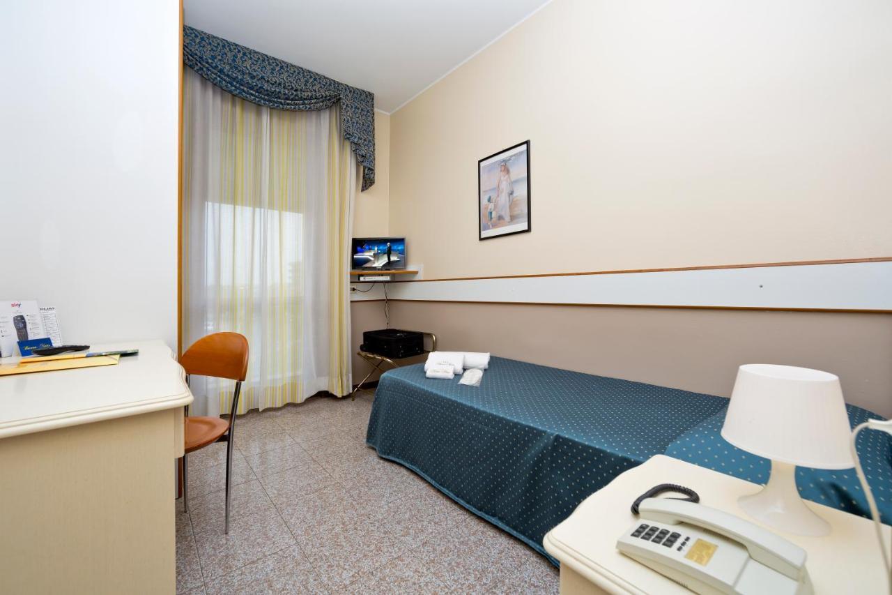Hotel Faro Montichiari Kültér fotó