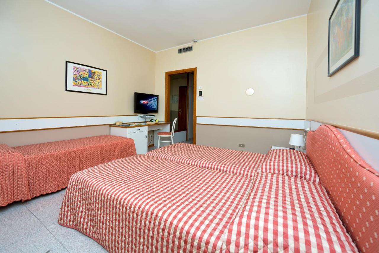 Hotel Faro Montichiari Kültér fotó